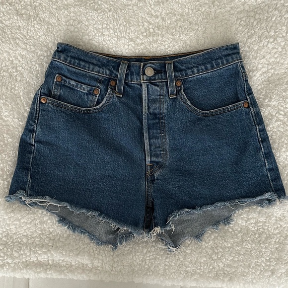 Levi's Pants - Levi's 501 Highrise Shorts (26W)
